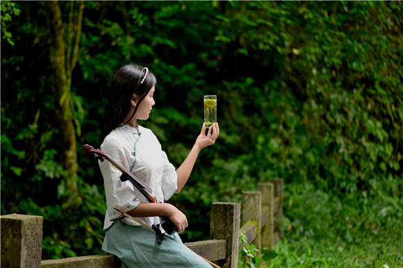 �{�������Դ