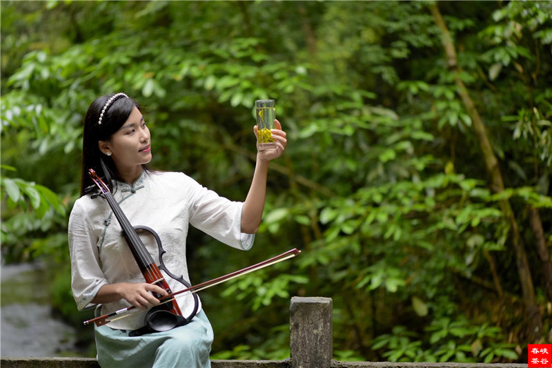 �����F��