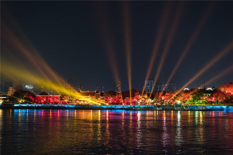 2001���Ϧ�ڜ��ݲ����c���ˈF����ӛ