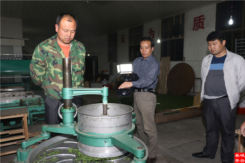 �}�{�ȴ���