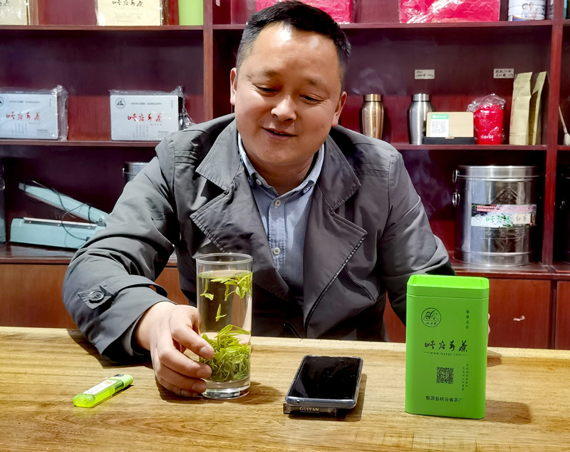 �}�{�ȴ���