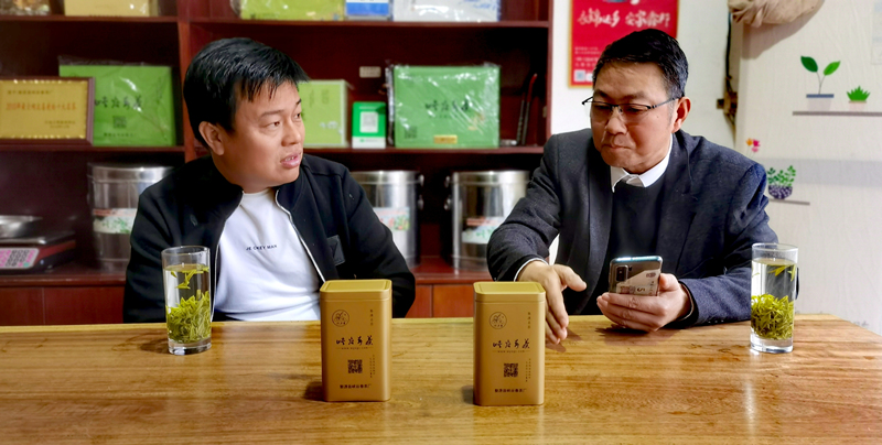 �}�{�ȴ���